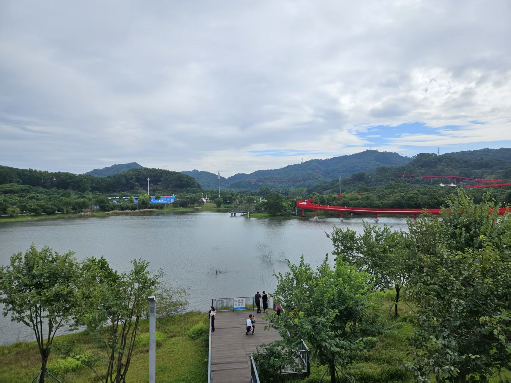 虹桥公园成为深圳最具代表性的网红打卡地之一！有碧眼水库的“功劳”
