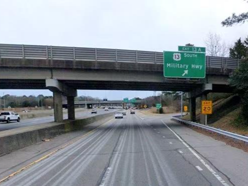 一男子在逃避美国移民与海关执法局追捕时被车撞身亡 