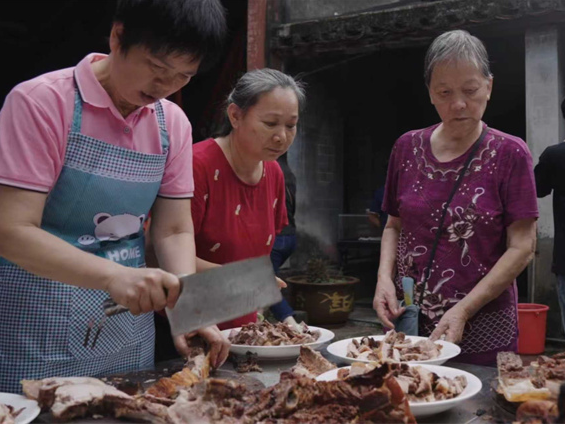 光明区签约李亚威打造影视新生态,《迳口村的暖阳》成深圳乡村文化样本