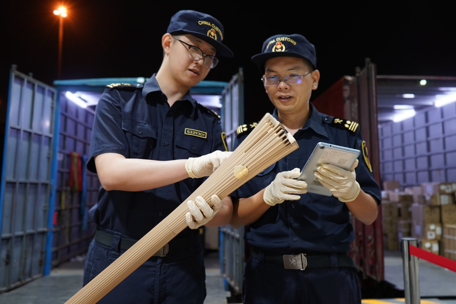 深圳海关为十五运会和残特奥会火炬物资搭建通关“快车道”