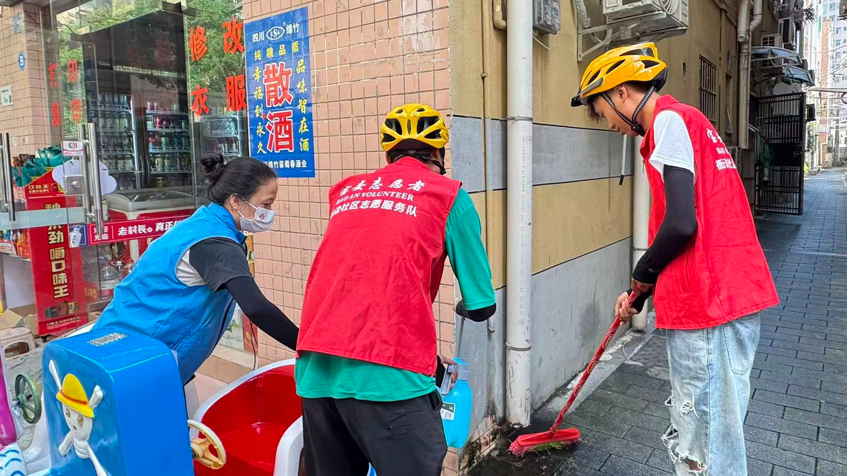 志愿红汇聚新力量！宝安沙井衙边社区开展环境整治，筑牢健康防线
