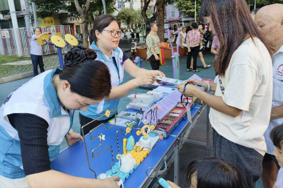 马田街道在辖区合水口社区组织开展禁毒宣传活动