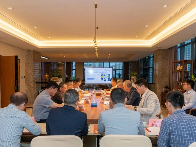 2025年东莞民营企业家日·镇街联动｜石龙镇工商联举行政银企交流会