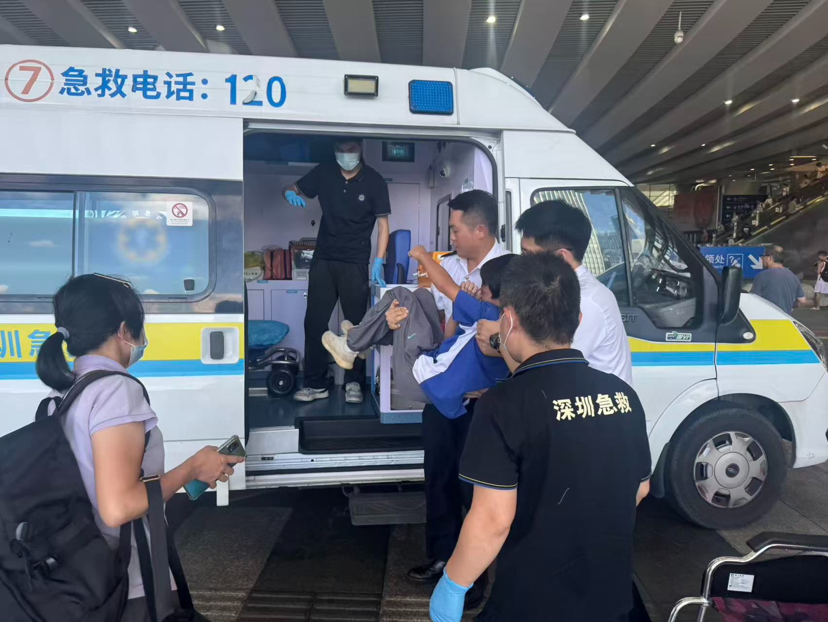 18小时，三场紧急救援！“双节”小长假，深圳北站暖心守护无间隙