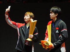 WTT中国大满贯赛：王楚钦、王曼昱单打夺金 国乒包揽五冠