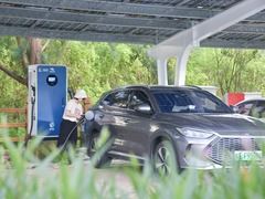 广西：超1.8万个公共充电桩助推“双节”绿色出行
