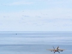 两架美军机相继在南海坠毁 美军：坠机原因正在调查中