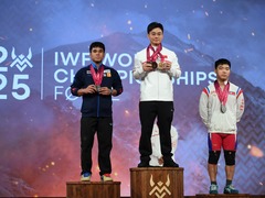举重世锦赛｜王浩轻松收获男子60公斤级两金