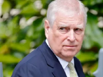 英国安德鲁王子被剥夺头衔及王室住所