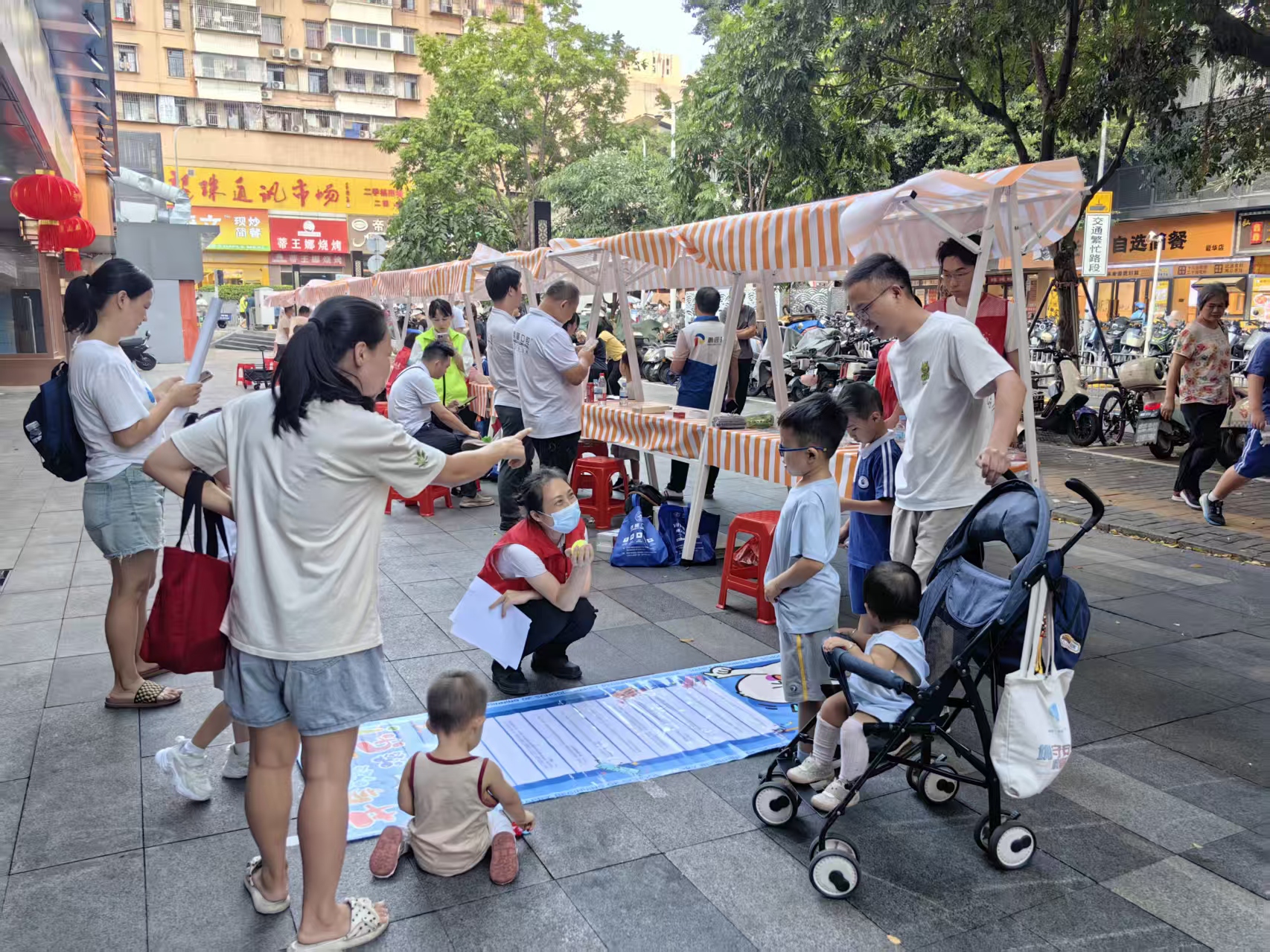 筑牢网络安全“防火墙” | 南园街道锦龙社区开展未成年人保护法宣传活动