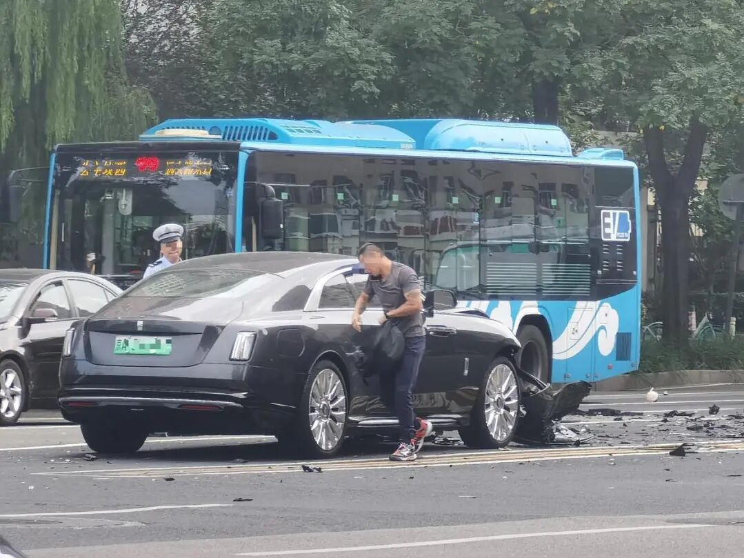 陈震道歉：是我的问题，一切负面照单全收