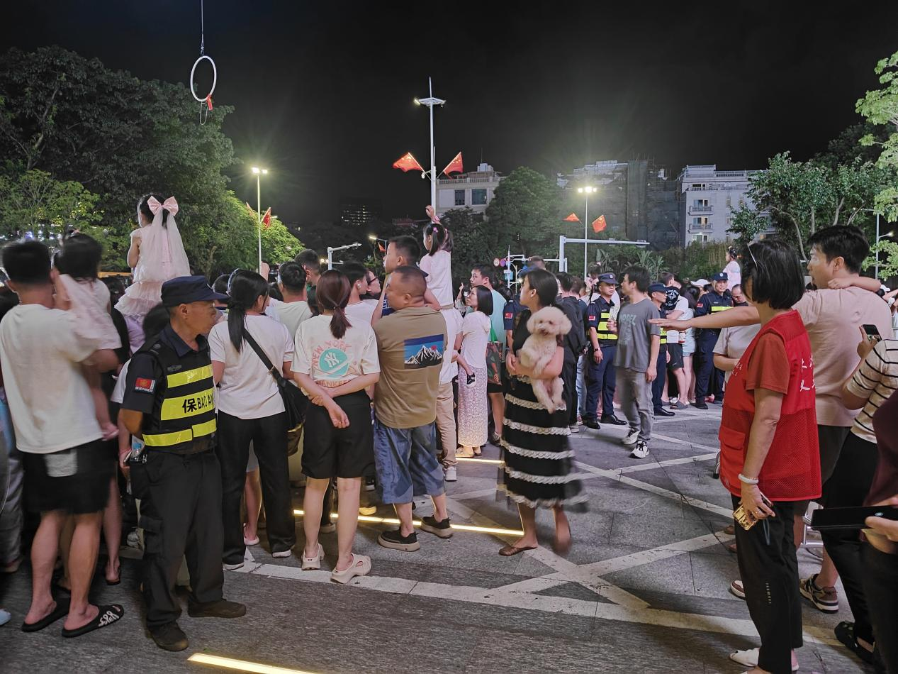 志愿者护航国庆非遗文化节，用服务点亮“遗韵流长”时光