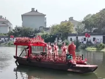 国庆档观影火热 “电影+”系列活动激活消费潜能 