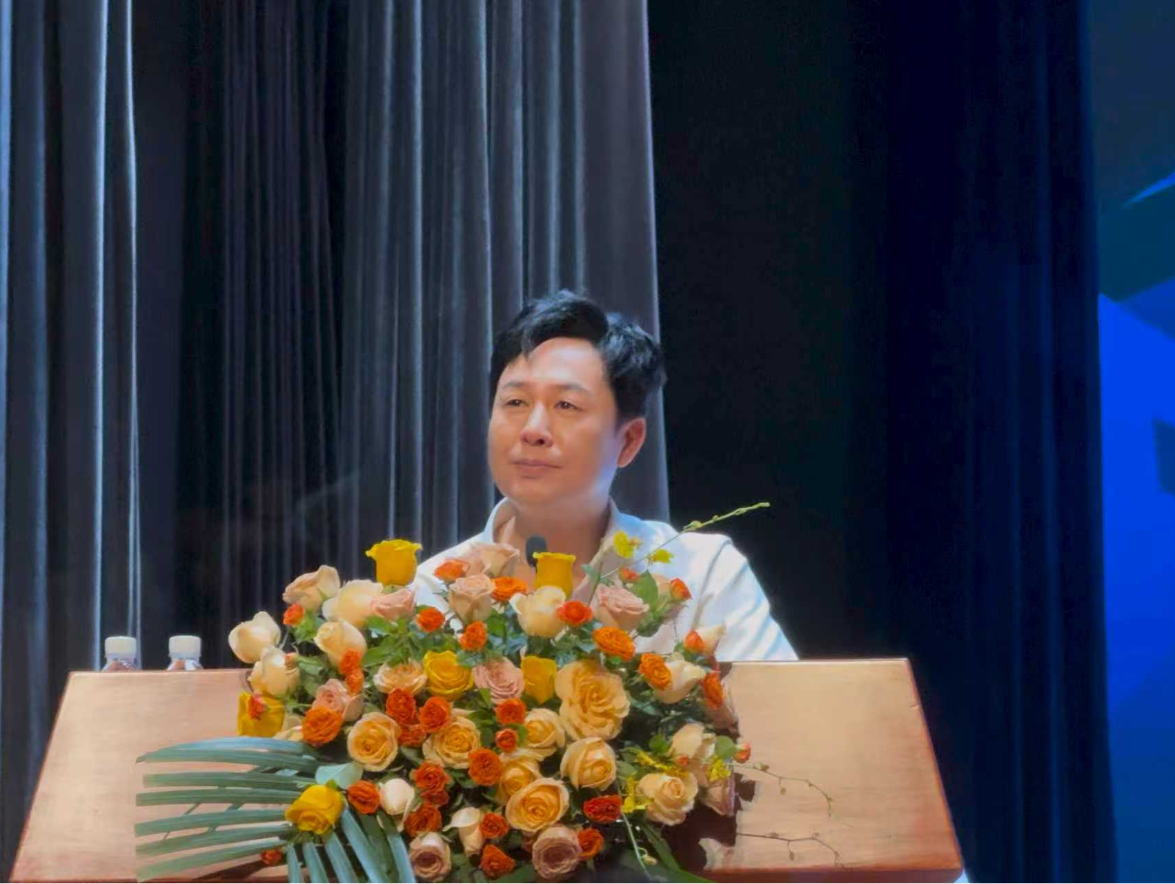 张颂文深大“开讲”：深圳是我电影梦的起点