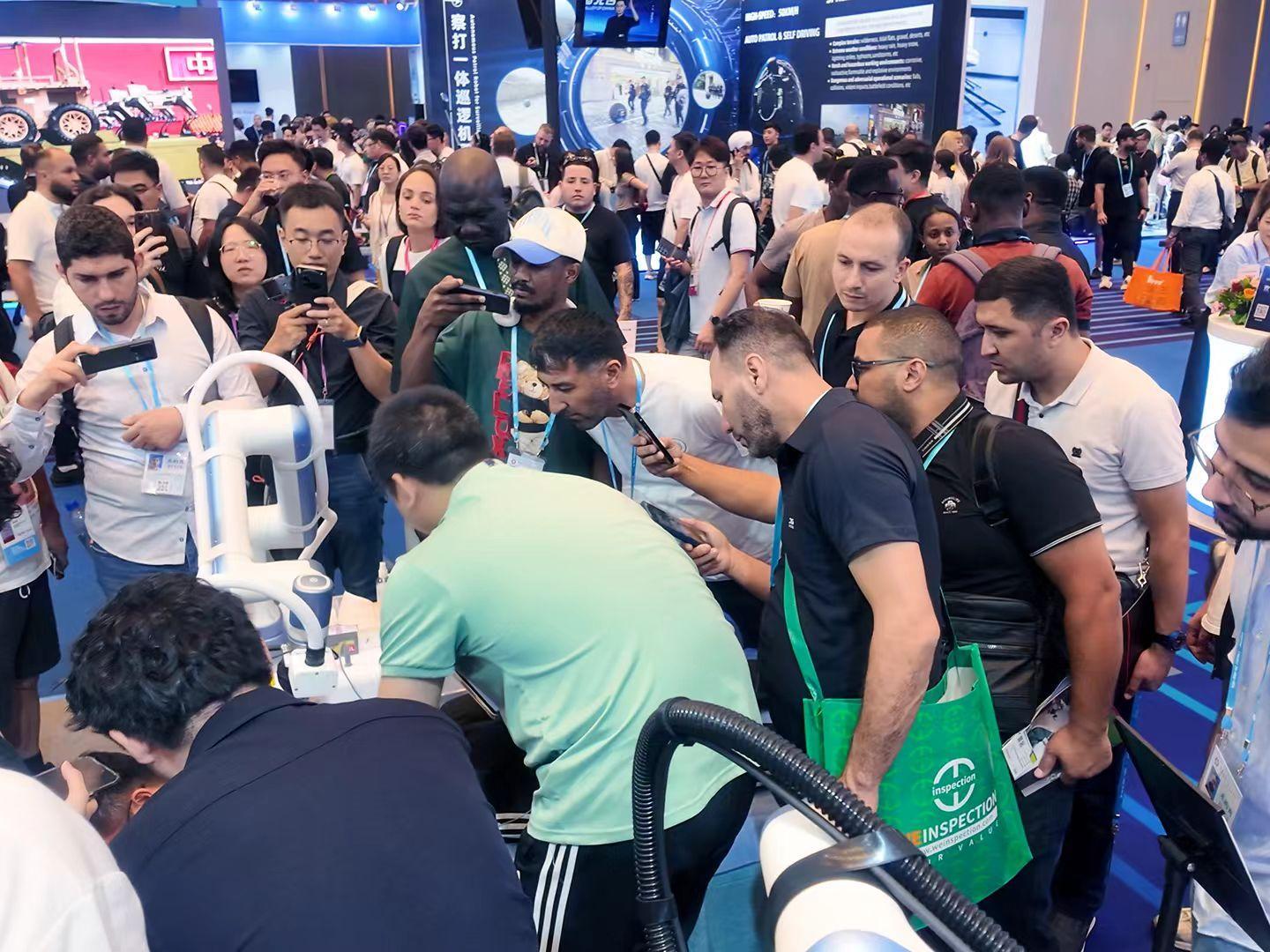 机器人成广交会出海新“顶流”  中国智造定义市场和价格