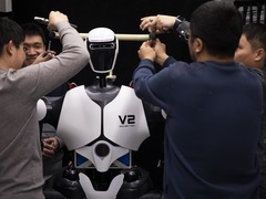 新华鲜报·“十四五”亮点|60%全球专利领跑！AI激活数字经济新引擎