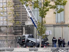 升降梯厂商蹭卢浮宫劫案搞营销