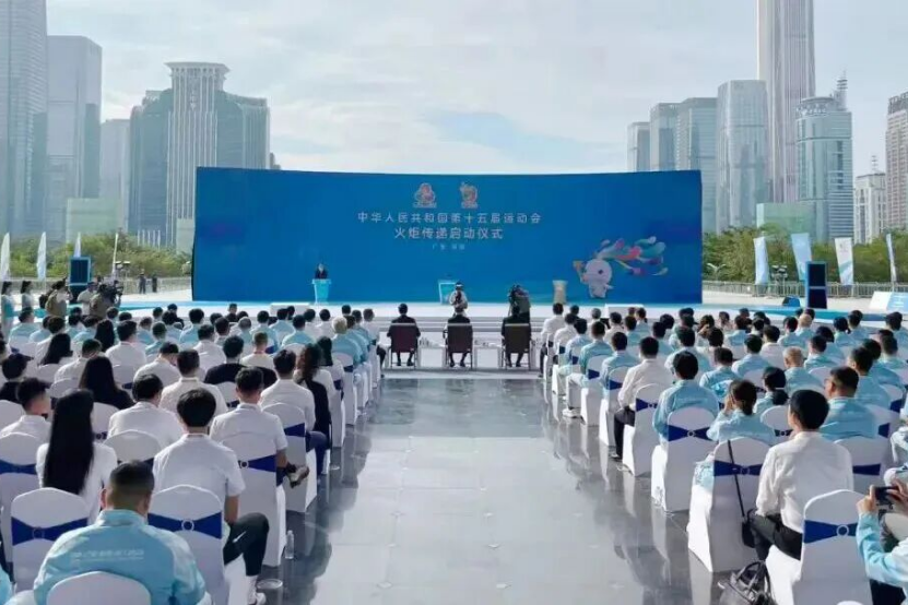 十五运火炬“燃”动  福田公安“警蓝”护航！