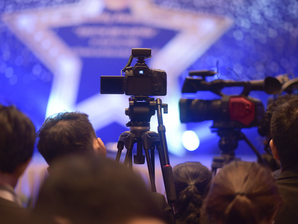 广东15件作品荣获第35届中国新闻奖！广东省新闻界举行庆祝第二十六个记者节大会