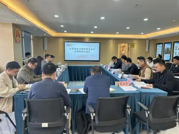 南园街道召开完善新就业群体职业伤害保障机制征询会,政企社合力破解骑手“后顾之忧”