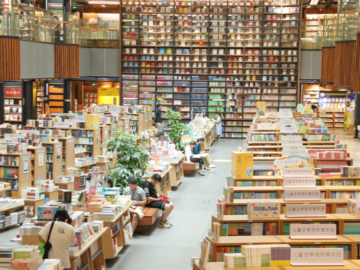 AI让古诗“活”起来！罗湖区翠岭社区亲子体验沉浸式阅读