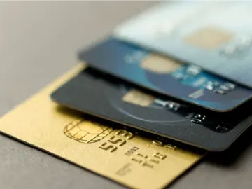 想注销“跑断腿”,不注销藏风险……闲置银行卡咋处理?