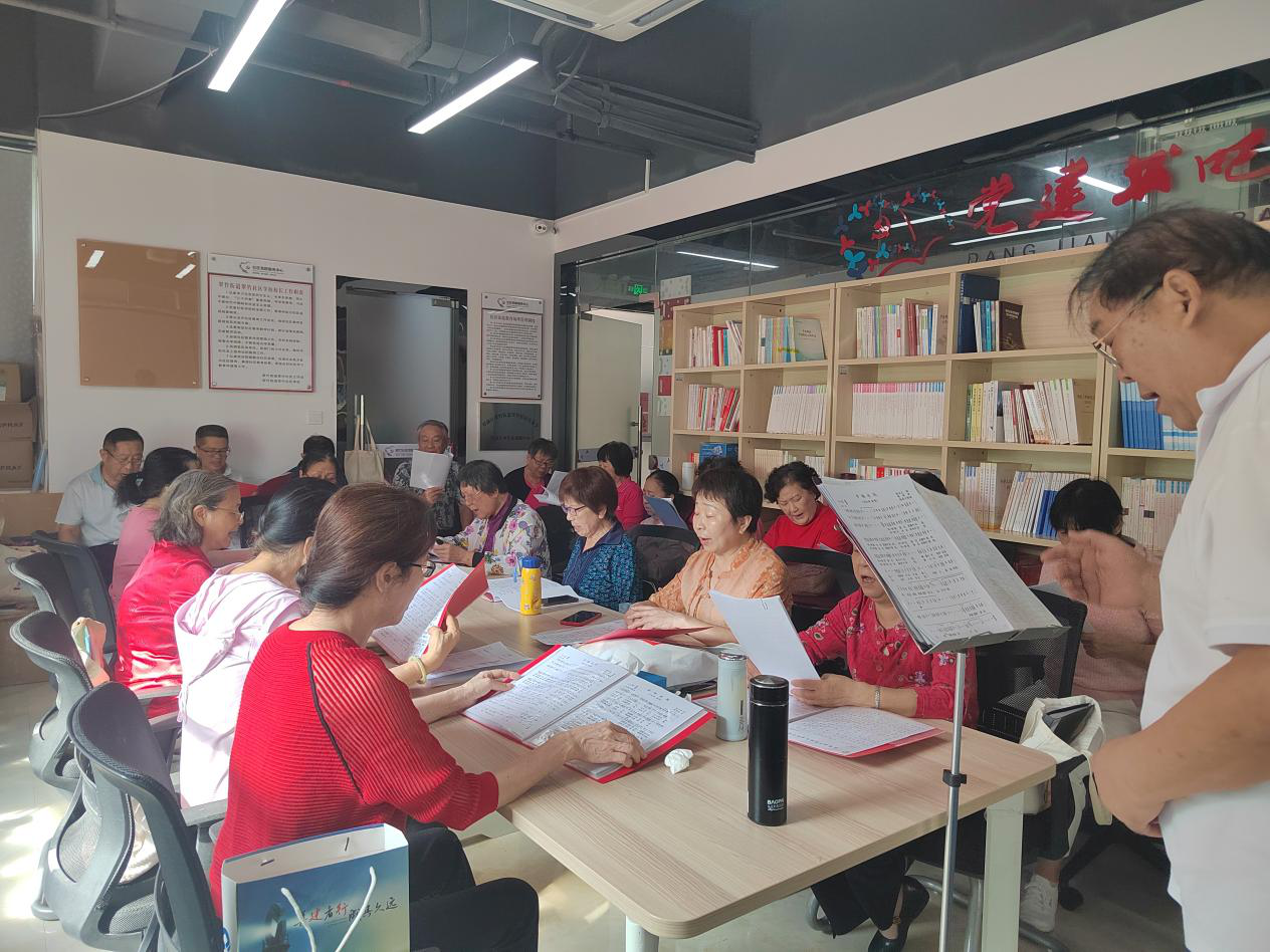 罗湖区翠竹社区长者举办社区合唱活动