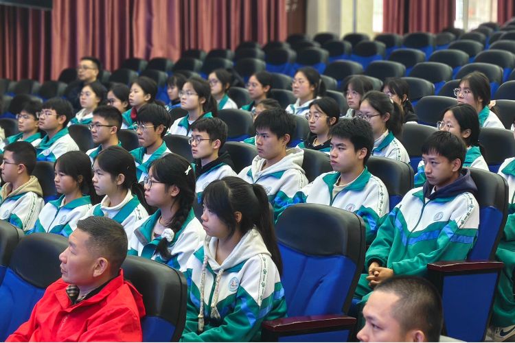  六盘水八中 “阳光班” 开班记 丨粤黔协作 山水情深① 