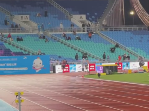 十五运热评｜选手赛场失意却收获生日祝福，这份暖心来得太及时！ 