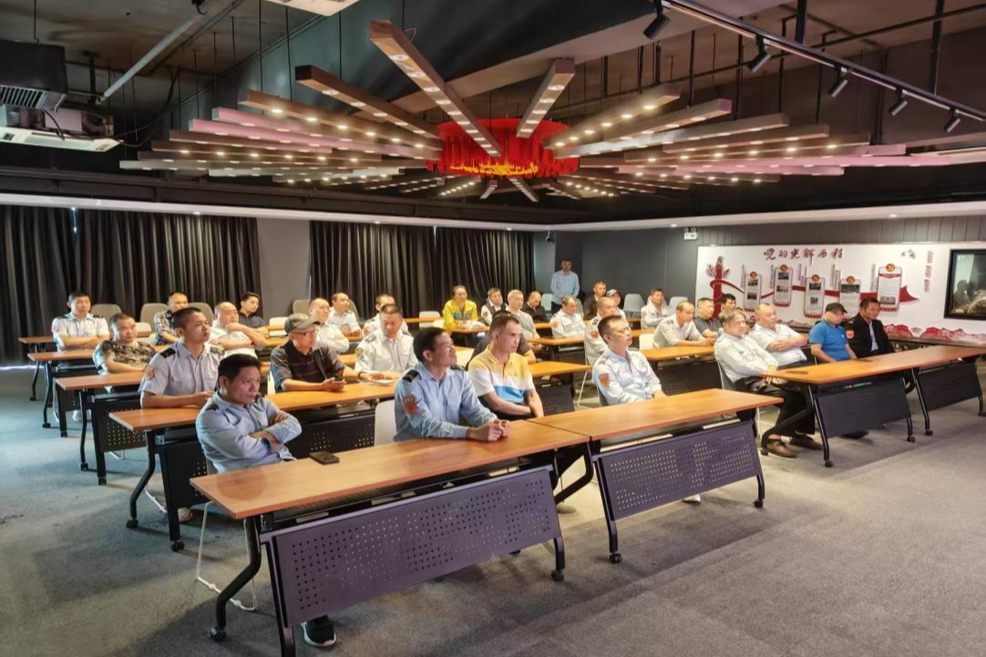 深圳巴士集团第五分公司前湾车队 为市民出行安全“加码护航”