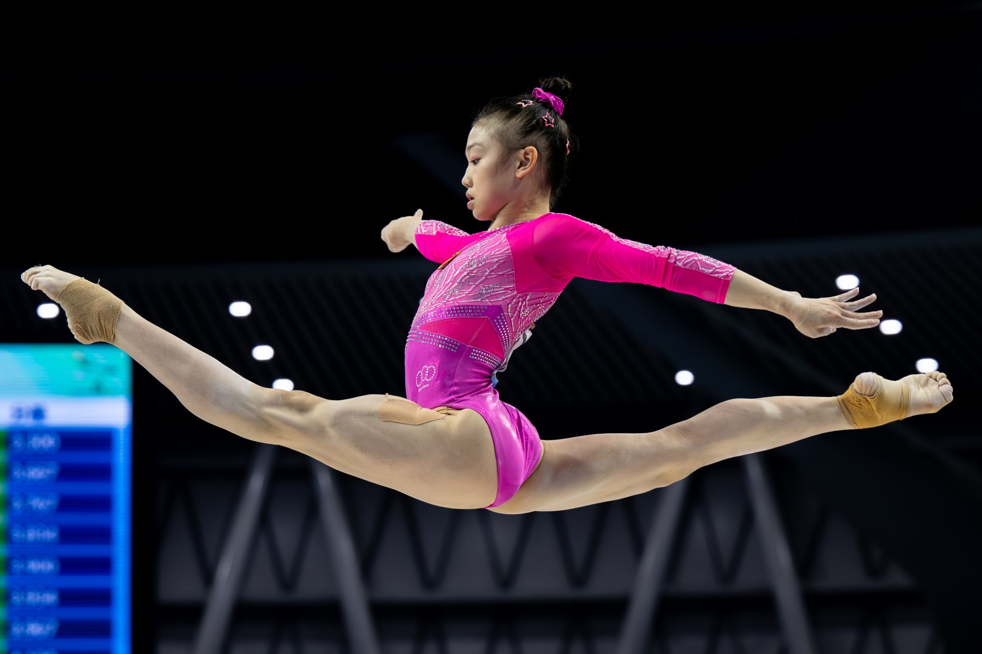 深圳小将柯沁沁夺体操女子个人全能金牌