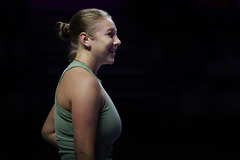 （外代二线）（23）网球——WTA年终总决赛：阿尼西莫娃胜凯斯