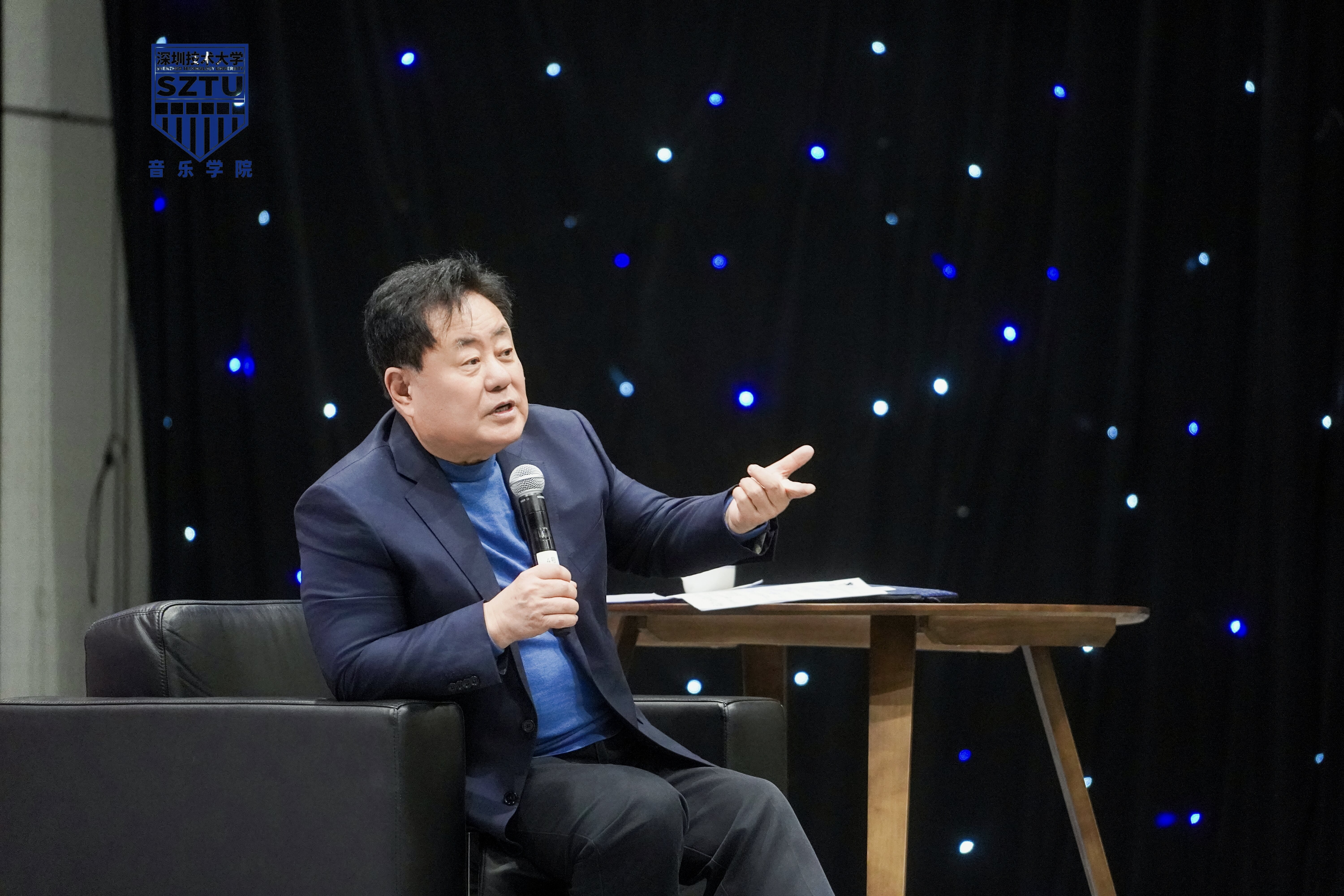 作曲家徐沛东现身深圳技术大学：“这里一切都是新的” 