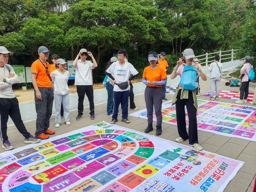 龙岗坪地街道高桥社区开展“垃圾分类户外徒步清野”系列活动