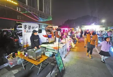 让“烟火气”与“文明风”不再冲突,深圳如何安放好一个小摊位?