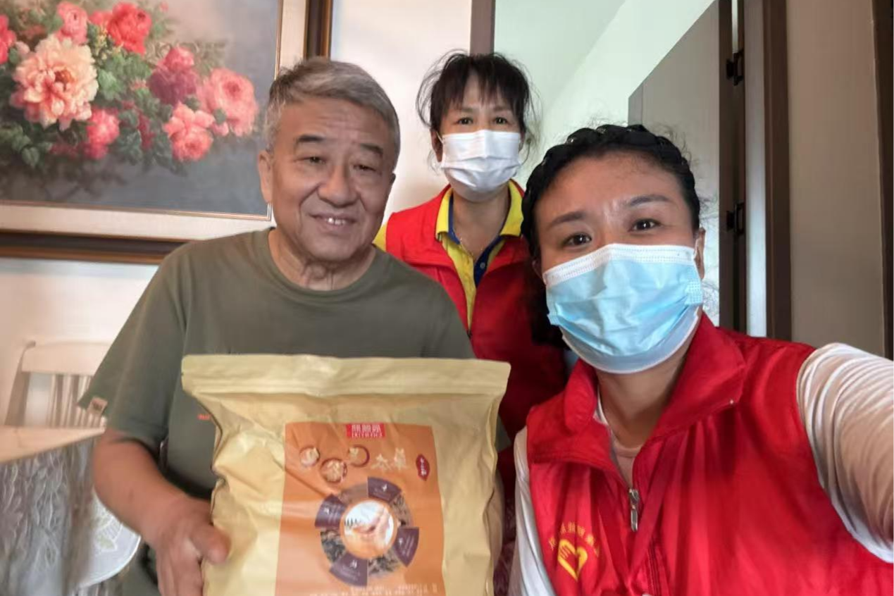 沙河街道星河街社区开展上门健康关爱服务，暖心守护特殊老人