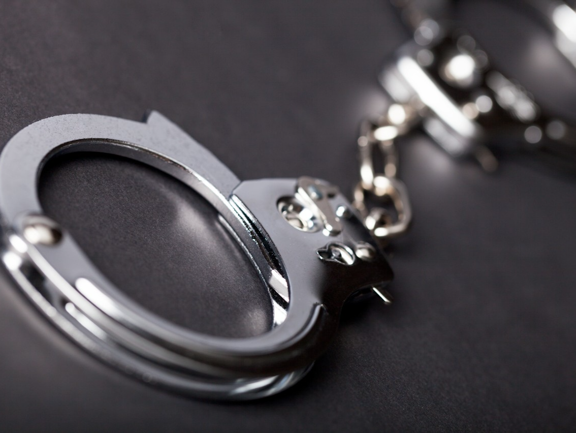 公安机关悬赏征集台湾网红温子渝、陈柏源违法犯罪线索   