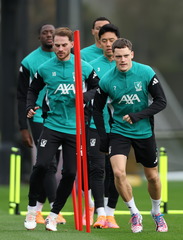 （外代二线）（16）足球——欧冠联赛：利物浦队赛前备战