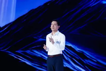 百度发布多项AI重磅成果,李彦宏:内化AI能力让智能不再是成本而是生产力