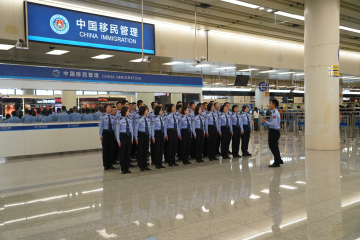 创新高！增添新警力迎接更高客流量，皇岗边检站今年查验旅客超6700万人次