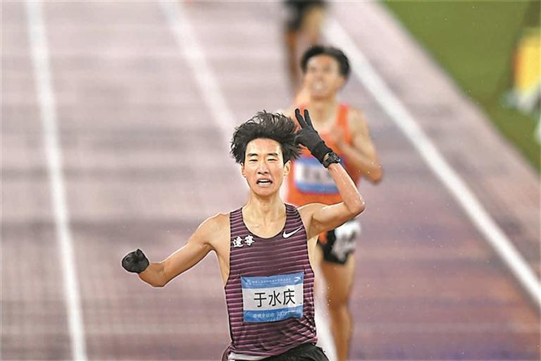 冷空气来了,但十五运会田径赛场更“热”了!黄博凯19日撑杆跳高冲金,苏炳添20日“最后一舞”