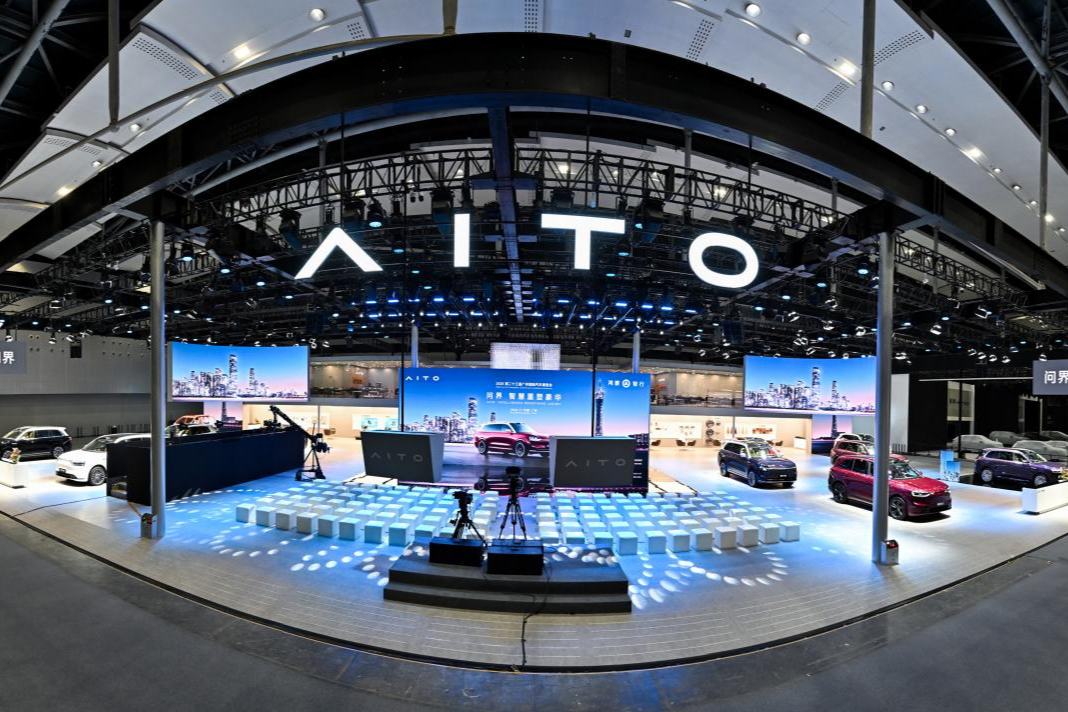 智慧重塑豪华！赛力斯魔方技术平台 2.0 发布，问界全系亮相广州车展