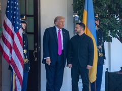 又变了？特朗普：并未真考虑向乌提供“战斧”　