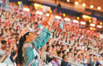 来自16所高校的2350名志愿者:小海豚担当十五运会“青春合伙人”