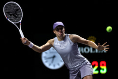 （外代二线）（30）网球——WTA年终总决赛：莱巴金娜胜斯维亚特克