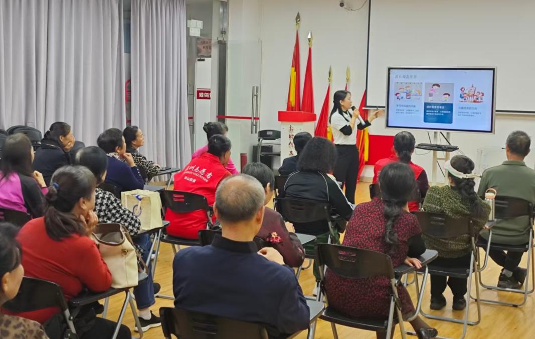 隔代育儿有智慧！ 坪山街道六联社区帮助长者解决育儿烦心事