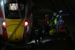 （外代一线）（14）英国一列火车发生袭击　多人被刺两人被捕