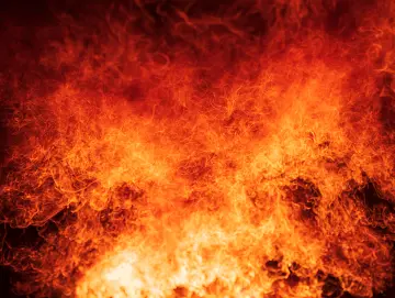 高层起火应该往哪儿跑？记住这些危急时刻能救命 