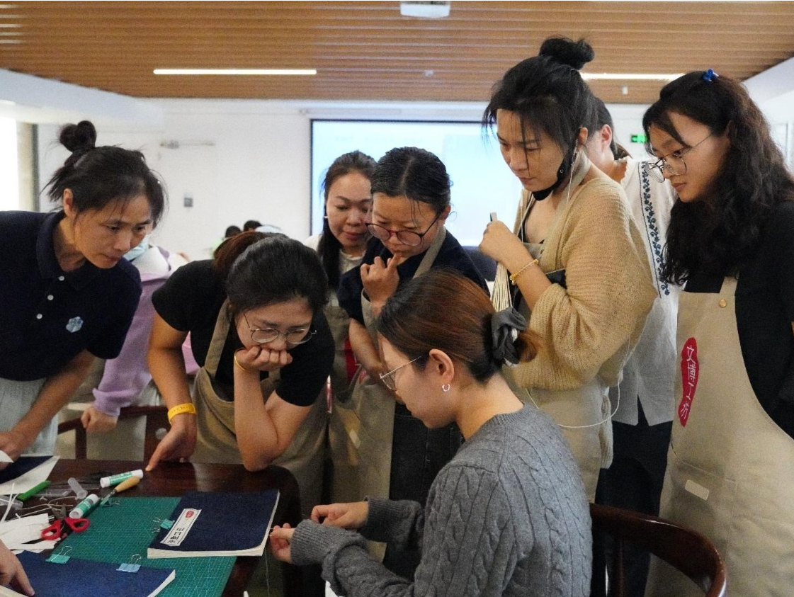 2025年宝安“文博工坊”收官，推出线装本2026文物插画日历