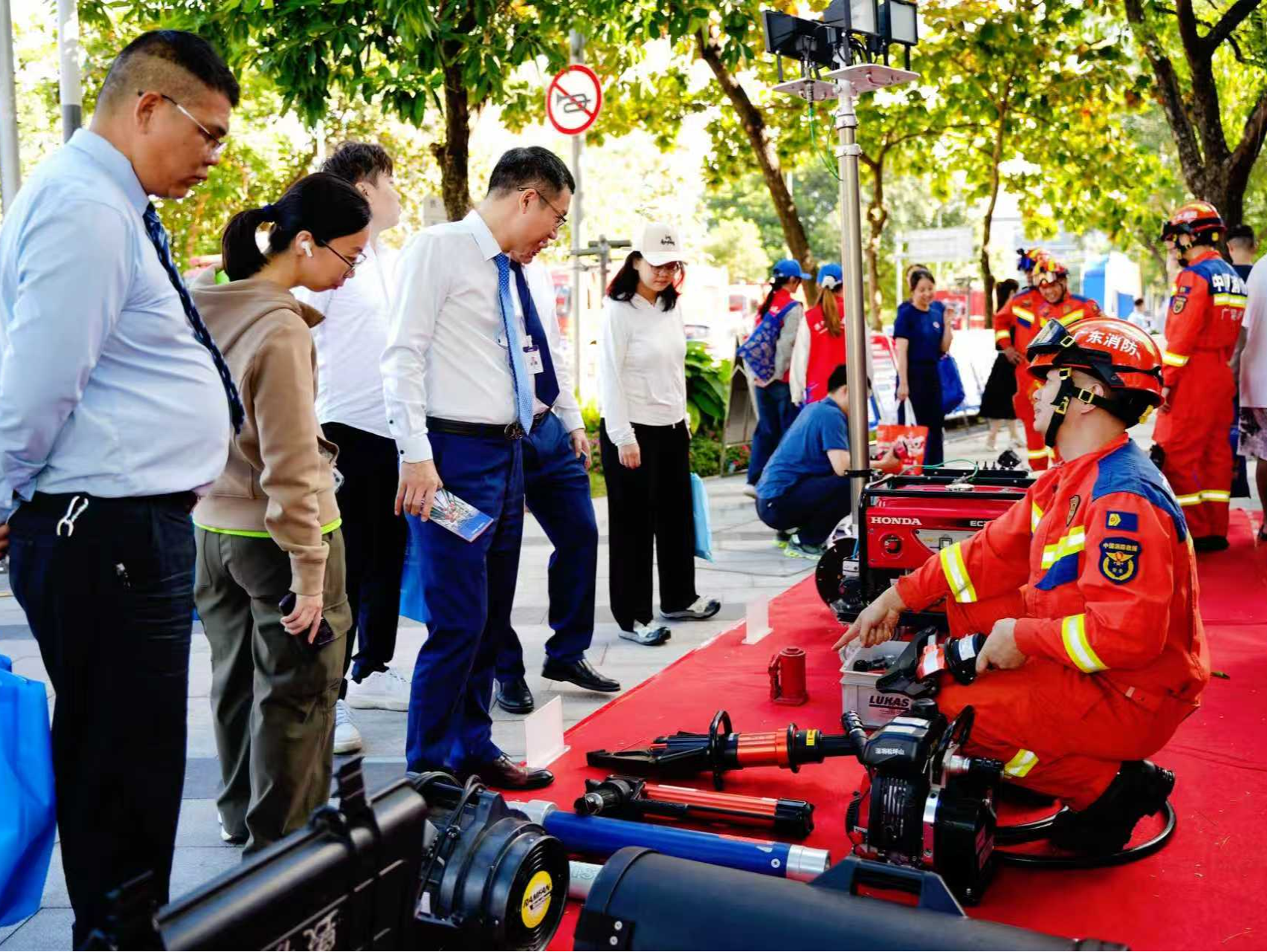 “全民消防、生命至上-安全用火用电” 南山区宣传月正式启动